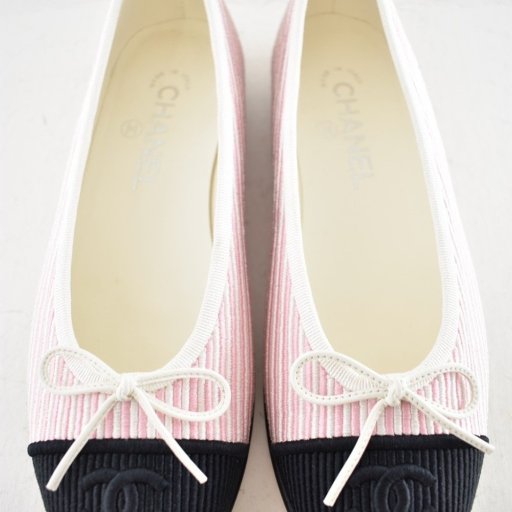 CHANEL Pink & Black Ribbed Bow Ballet Flats
